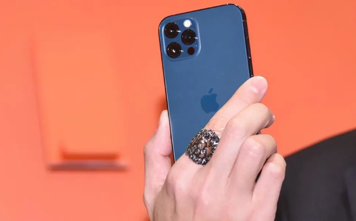 乡城苹果手机维修分享iPhone12系列重启方法教程 